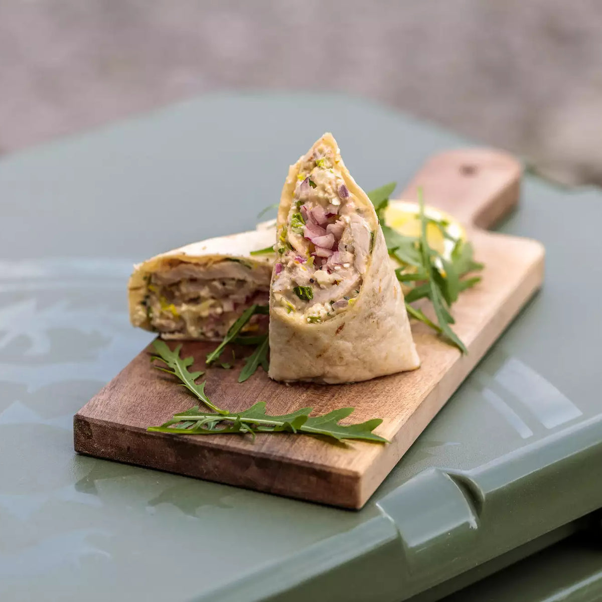 Vitello tonnato új köntösben, fetás lepénykenyérben