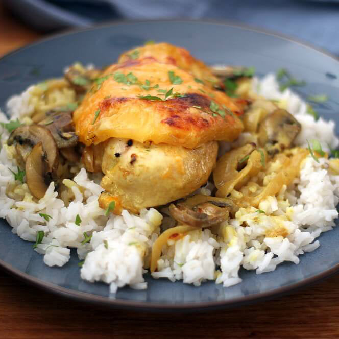 Image of Poulet au curry à l'ananas dans le four vapeur