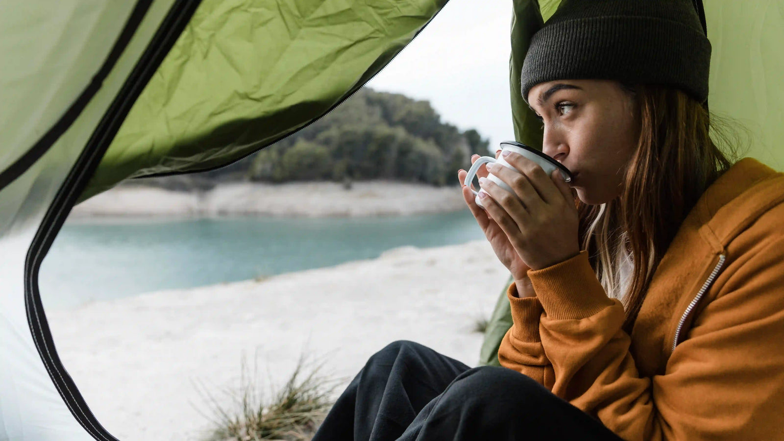 Zelten bei Kälte: Die besten Tipps fürs Camping und wie dein Schlafsack warm bleibt