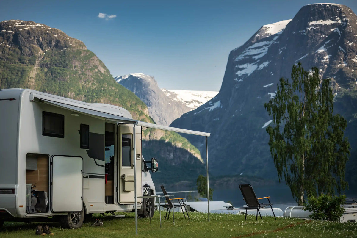 Alpine Campgrounds The most beautiful campsites in the Alps: Holidays with a mountain pan ...