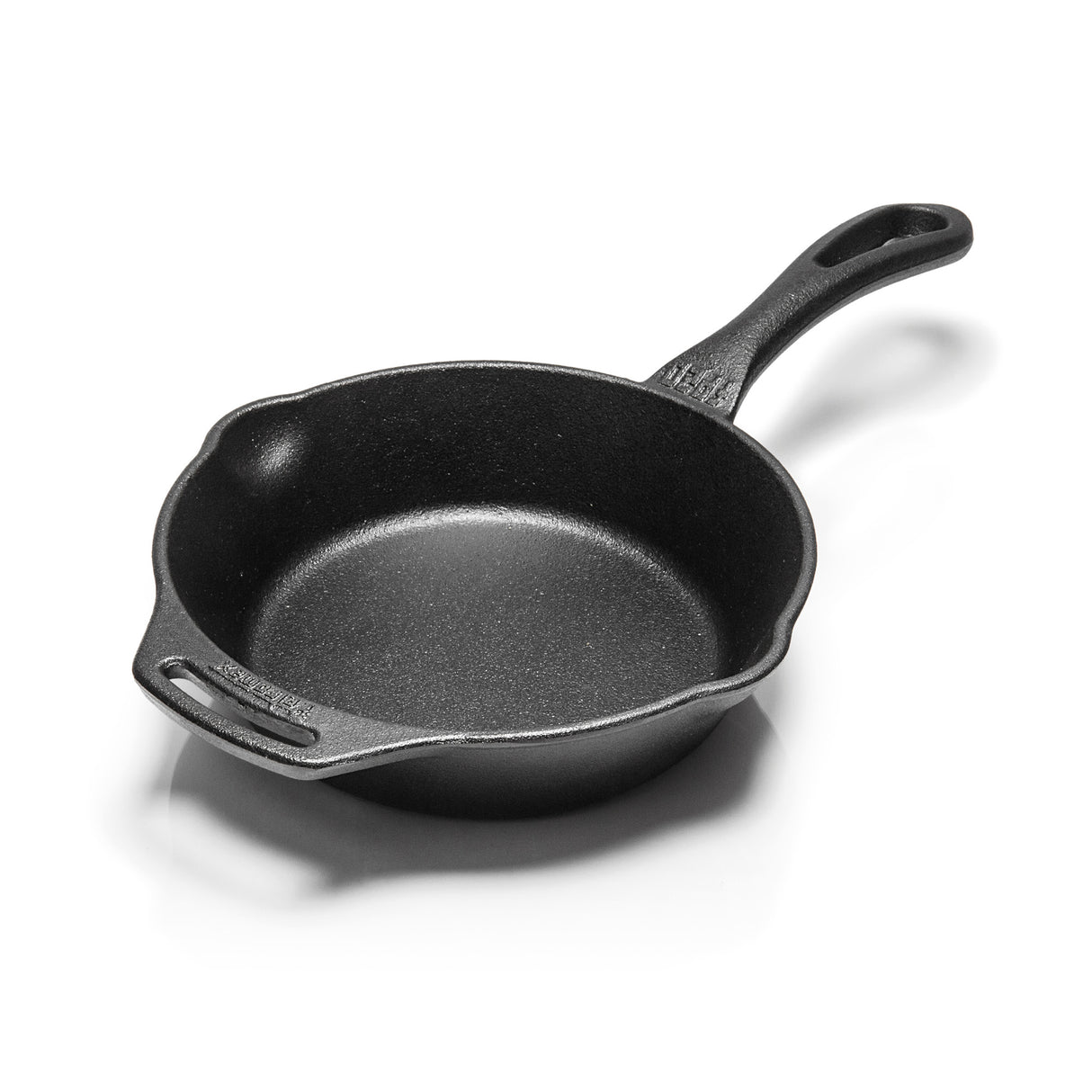Patelnia Żeliwna z rączką 20-40 cm