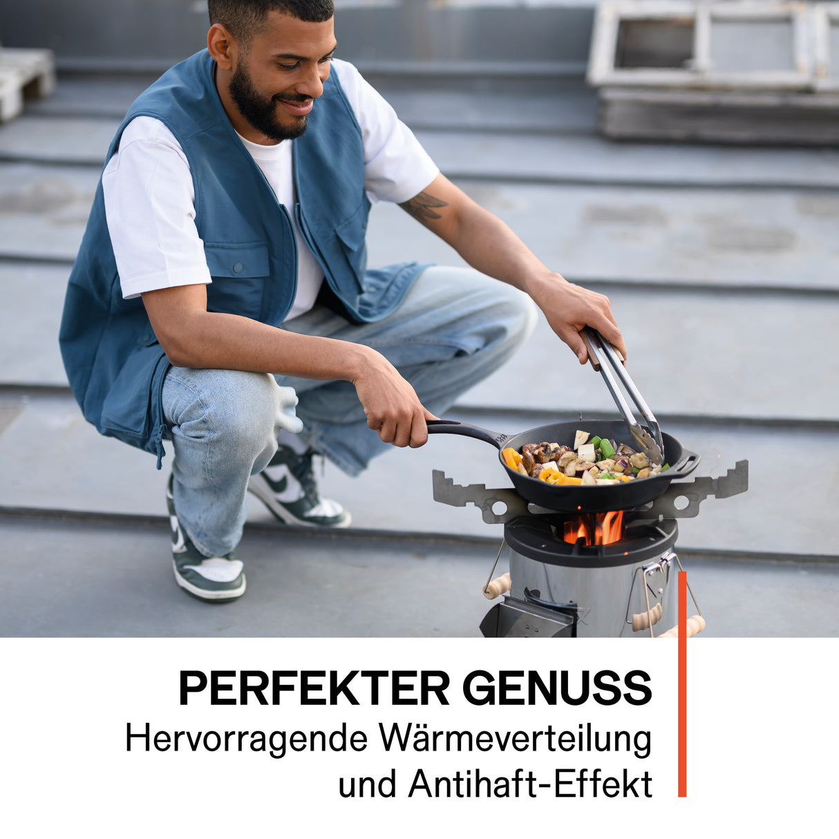 Grill fire pan with handle