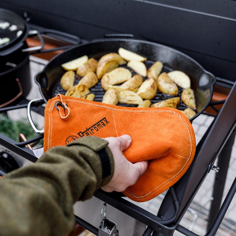 Aramid oven mitts 