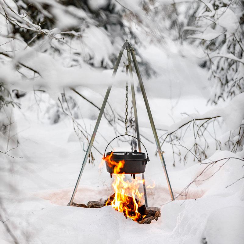 Tripod with chain & hook Tripod with chain & hook