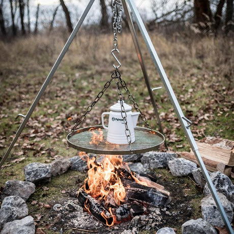 Hanging grate tripod