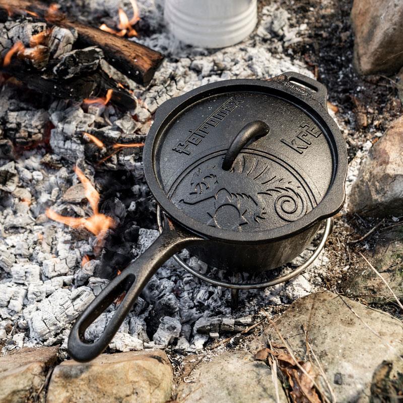 Casserole En Fonte Avec Couvercle BBQ-Toro 2 Litres - Noire Déjà Cuite - Petite Marmite Idéale Barbecue Camping