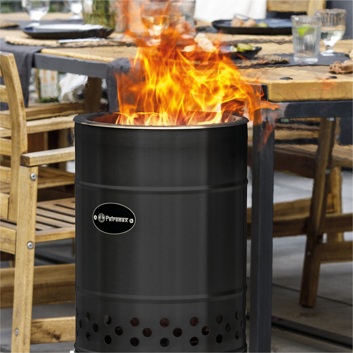 Pyron Black Edition fire barrel
