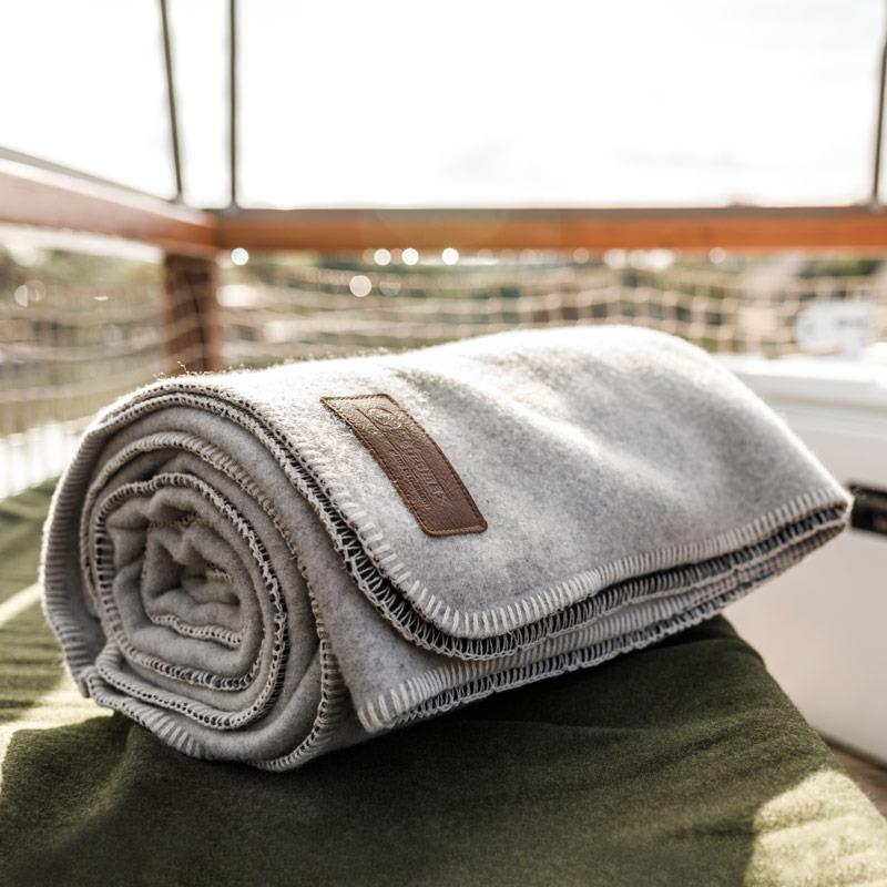 Petromax wool blankets: Warm & Comfortable