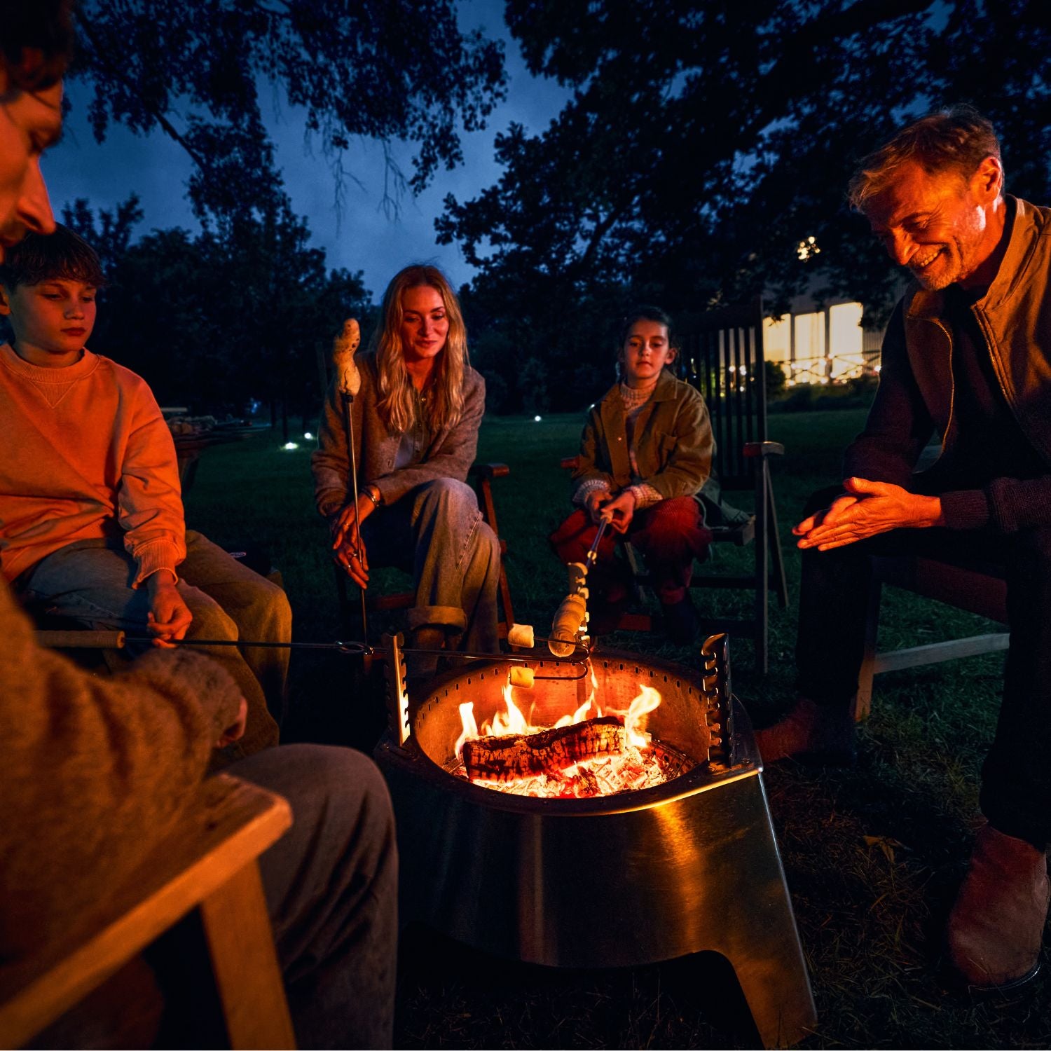 PX Fire Center FC1000 during a shared evening around the fire