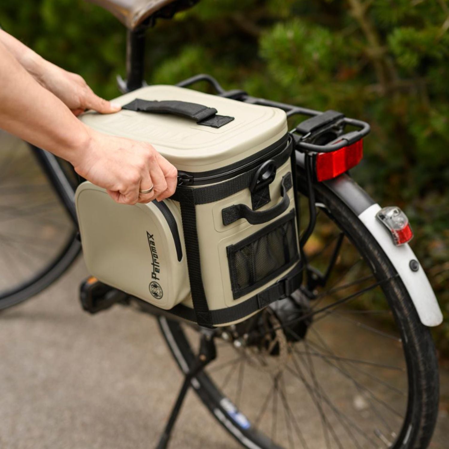 Cooler Bag and Cooling Pack Set: 8L | Petromax